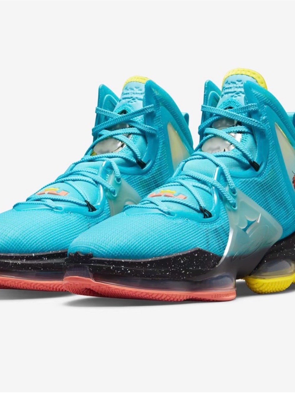 Nike LeBron 19 Christmas 8 men’s women’s 9.5 new